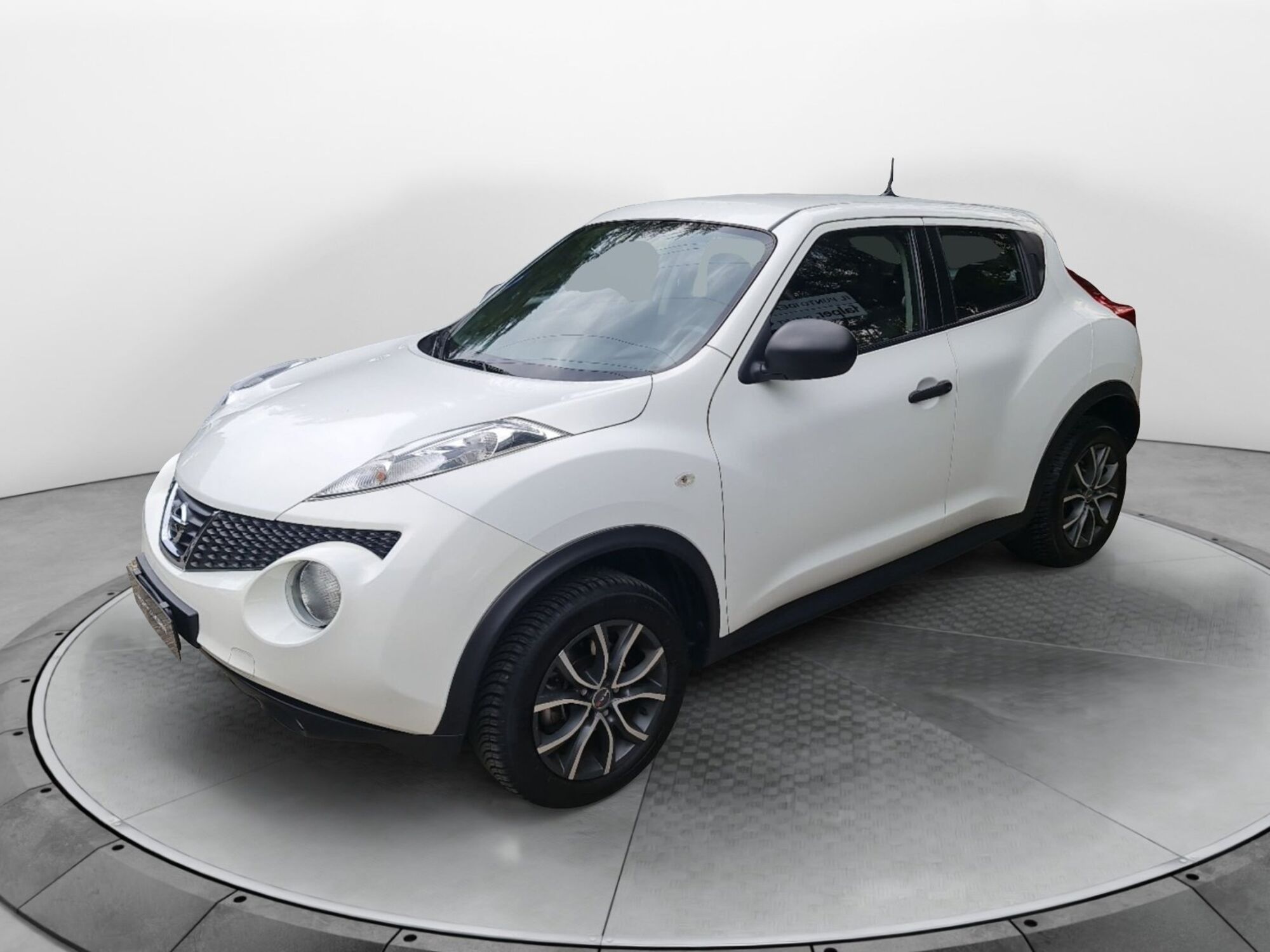 Nissan Juke 1.6 Visia  del 2013 usata a Imola