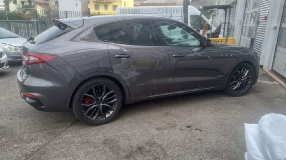 Maserati Levante usata a Monza e Brianza (10)