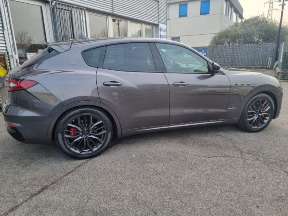 Maserati Levante usata a Monza e Brianza (7)