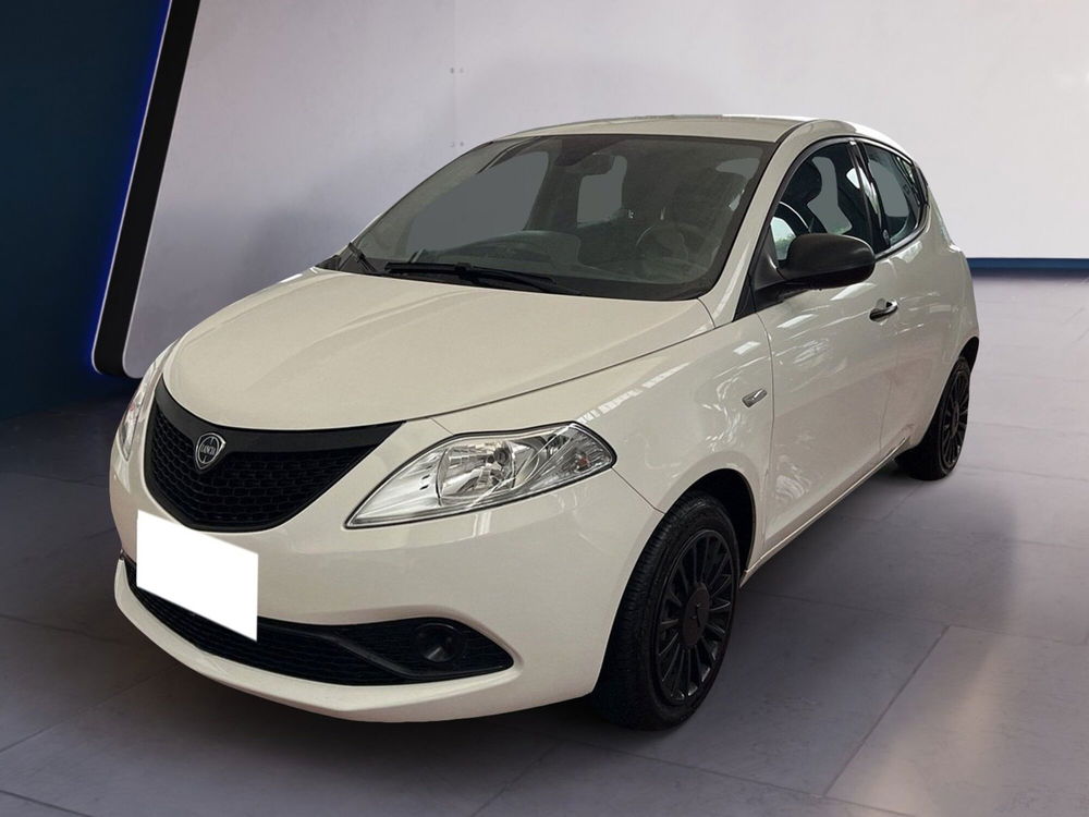 Lancia Ypsilon usata a Torino (2)