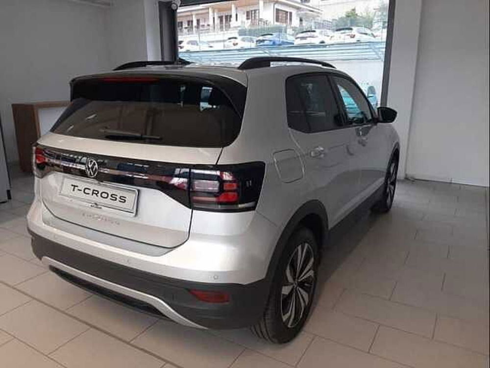 Volkswagen T-Cross nuova a Lecco (3)