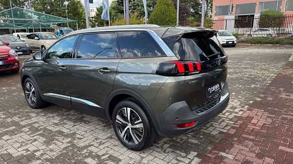 Peugeot 5008 usata a Milano (3)