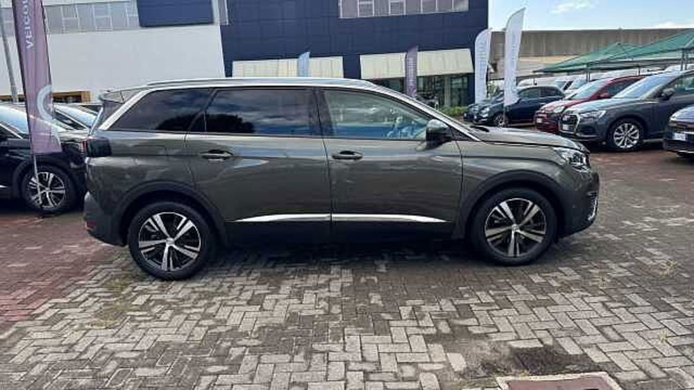 Peugeot 5008 usata a Milano (6)