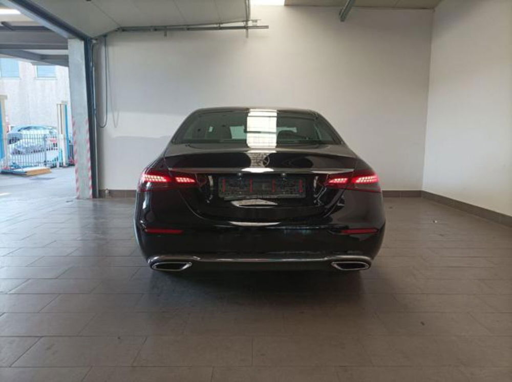 Mercedes-Benz Classe E usata a Milano (9)