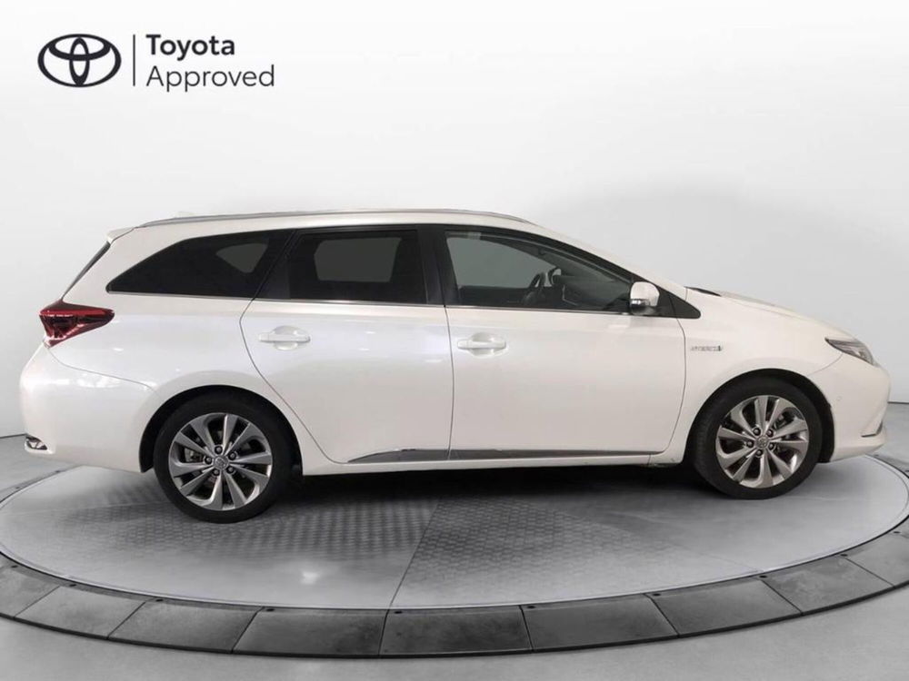 Toyota Auris Station Wagon usata a Torino (13)