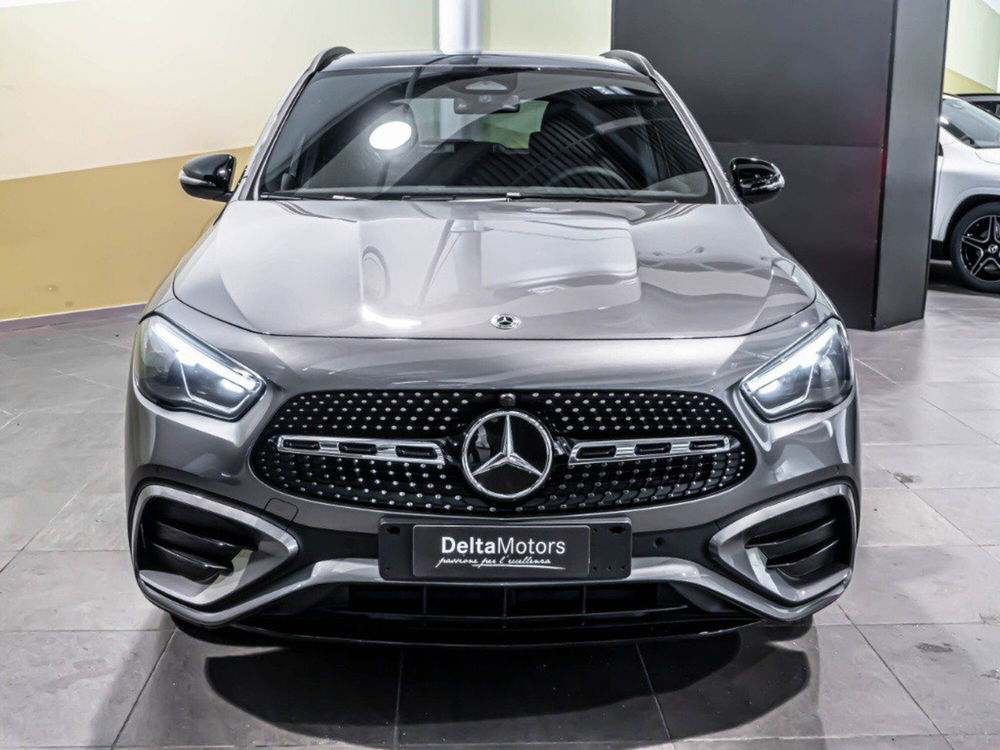 Mercedes-Benz GLA SUV nuova a Macerata (2)