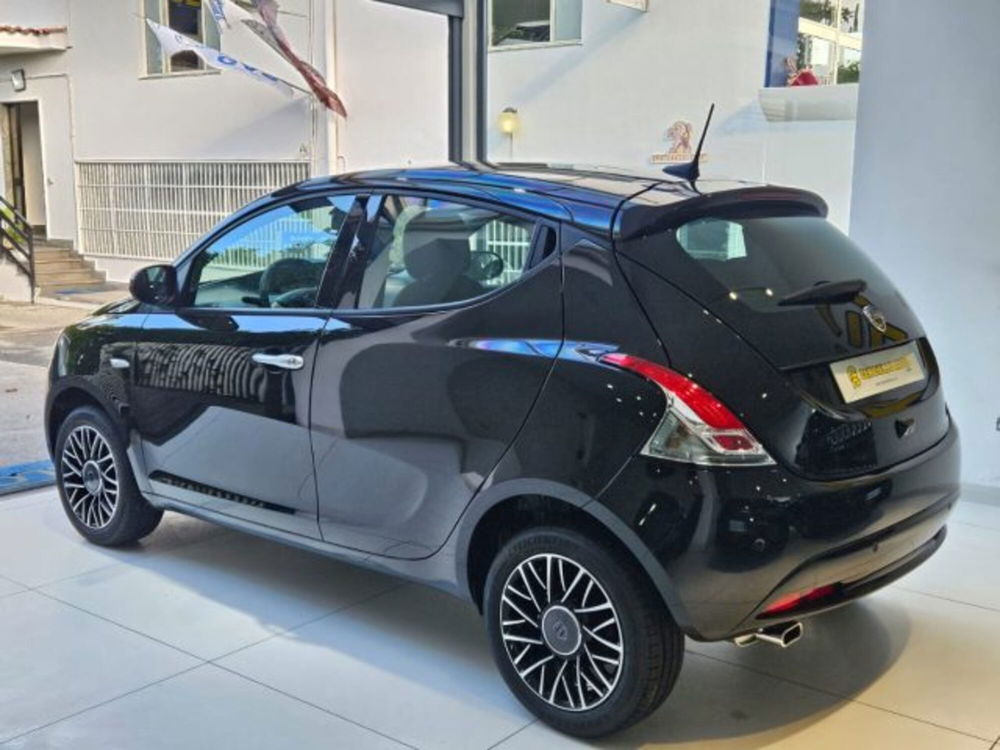 Lancia Ypsilon nuova a Napoli (5)