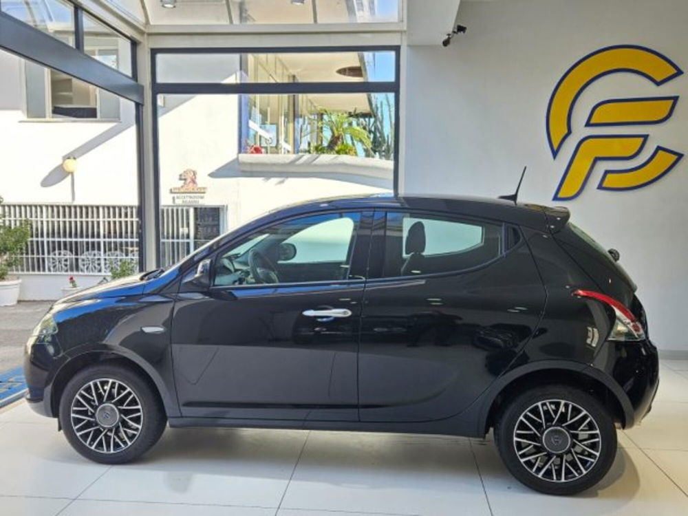 Lancia Ypsilon nuova a Napoli (7)