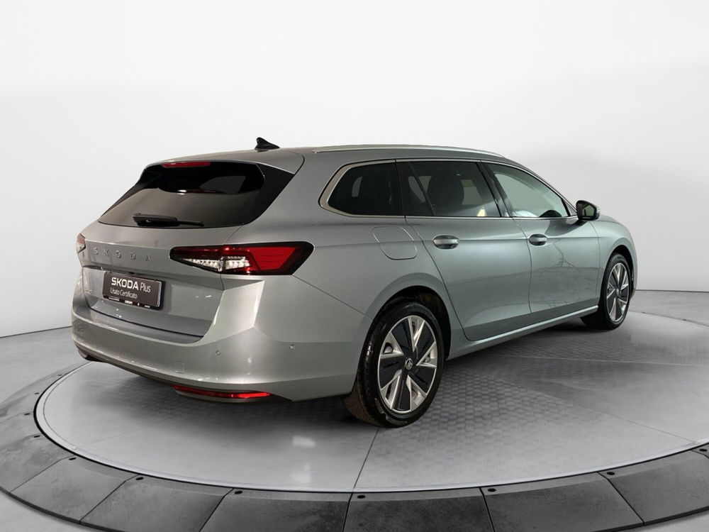 Skoda Superb Station Wagon nuova a Varese (4)