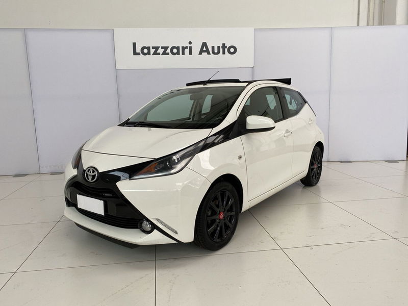 Toyota Aygo 1.0 VVT-i 69 CV 5 porte x-clusiv  del 2016 usata a Cornegliano Laudense