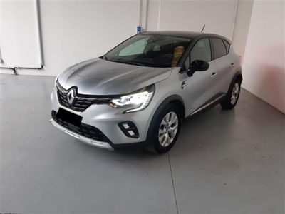 Renault Captur 1.6 full hybrid Techno 145cv auto del 2021 usata a Asti