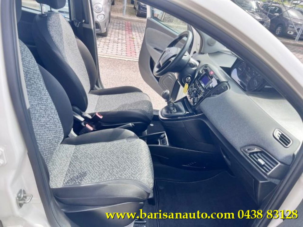 Lancia Ypsilon usata a Treviso (7)