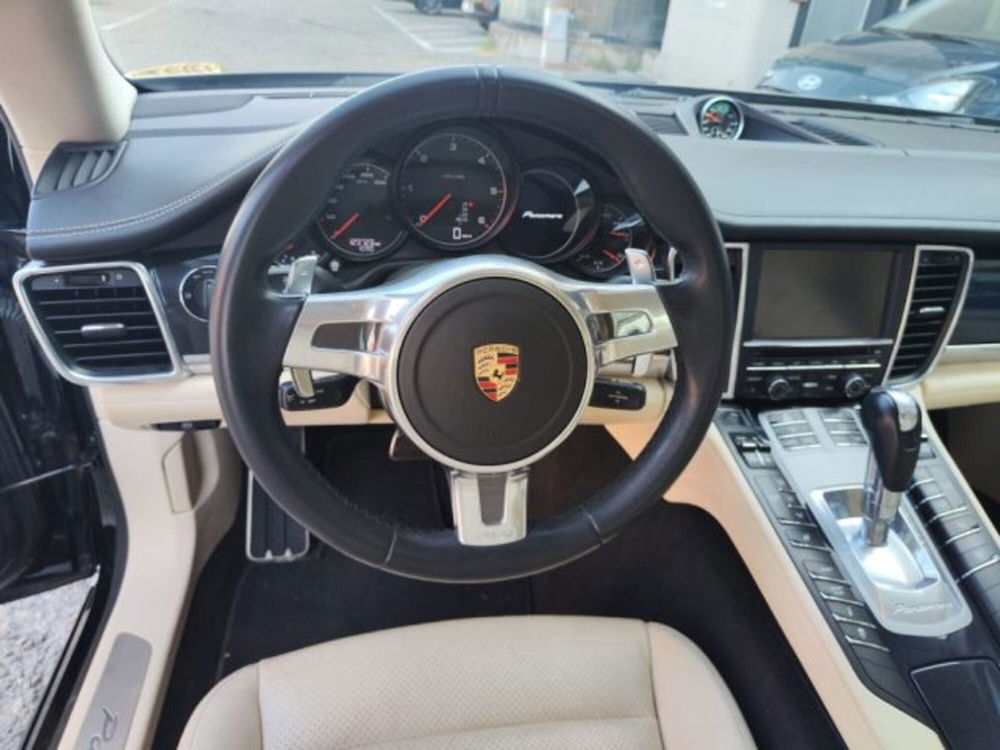 Porsche Panamera usata a Modena (11)