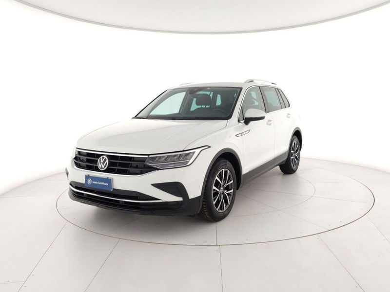 Volkswagen Tiguan 1.5 TSI 150 CV DSG ACT Life del 2021 usata a Massa