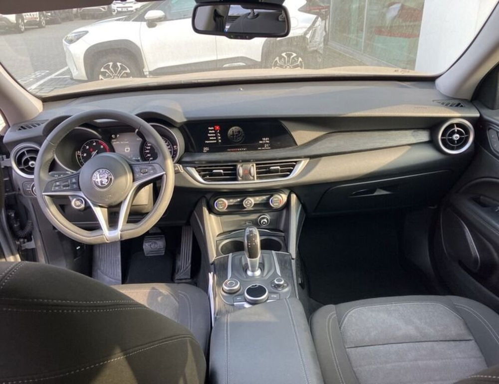 Alfa Romeo Stelvio usata a Modena (13)