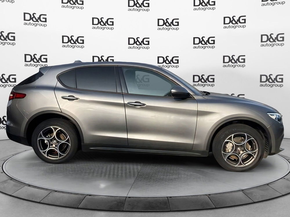 Alfa Romeo Stelvio usata a Modena (4)