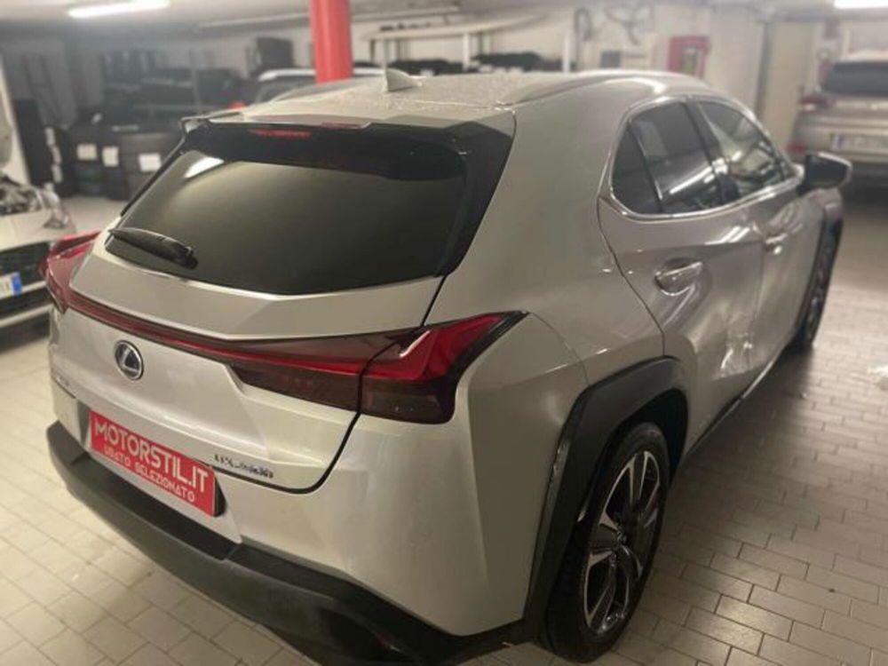 Lexus UX usata a Treviso (6)