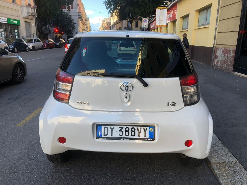 Toyota iQ usata a Milano (3)