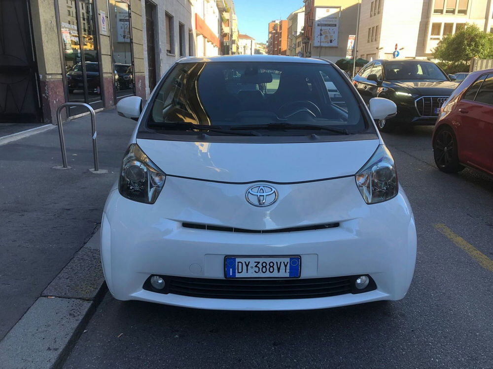 Toyota iQ usata a Milano (5)