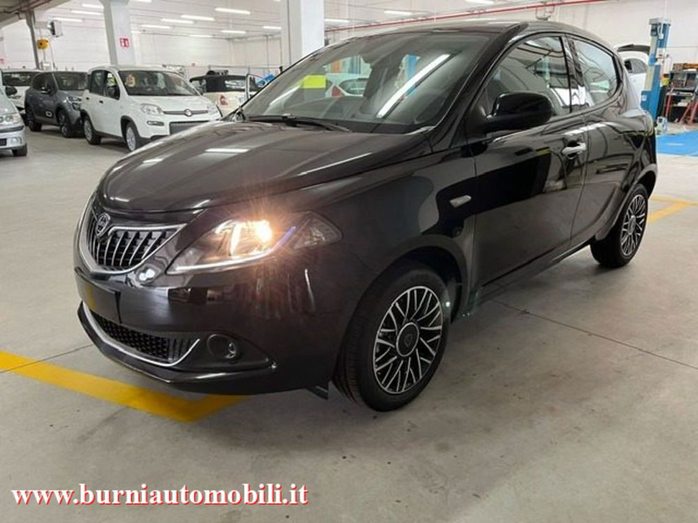 Lancia Ypsilon nuova a Milano (17)