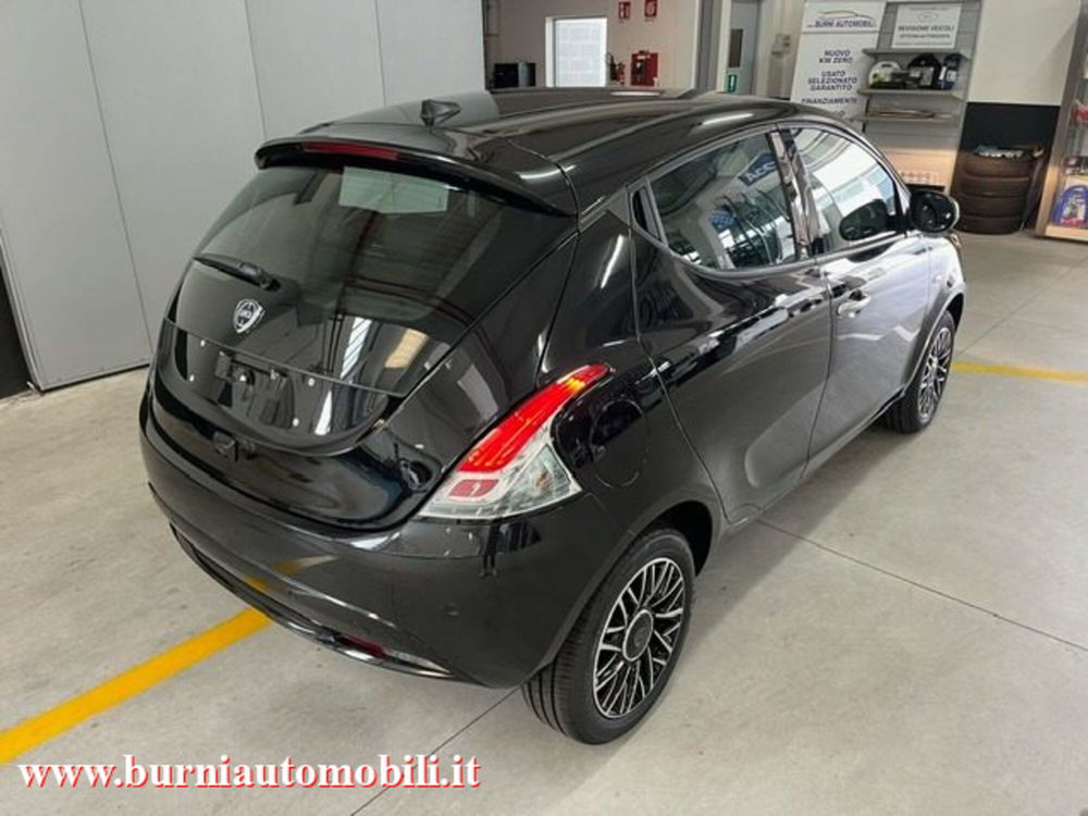 Lancia Ypsilon nuova a Milano (4)