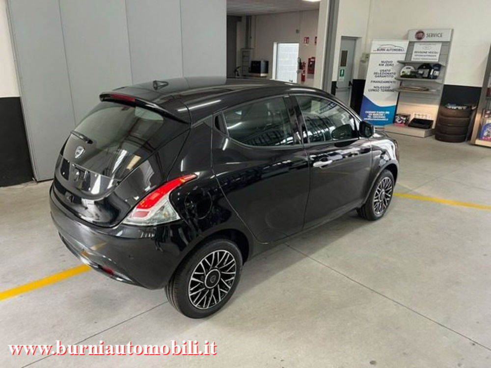 Lancia Ypsilon nuova a Milano (6)