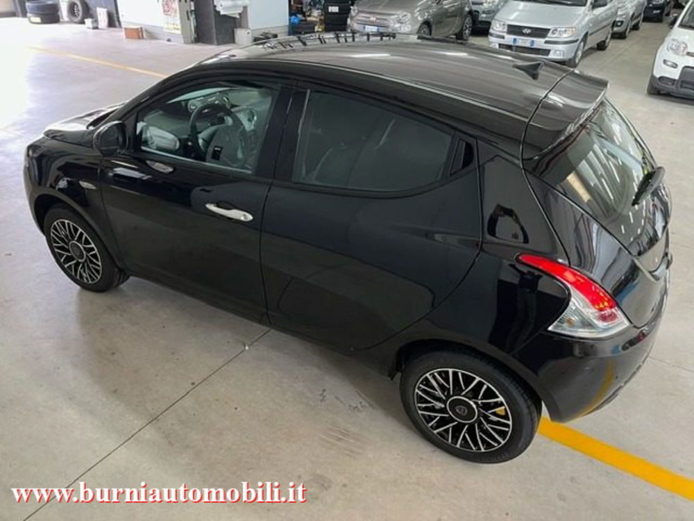 Lancia Ypsilon nuova a Milano (7)