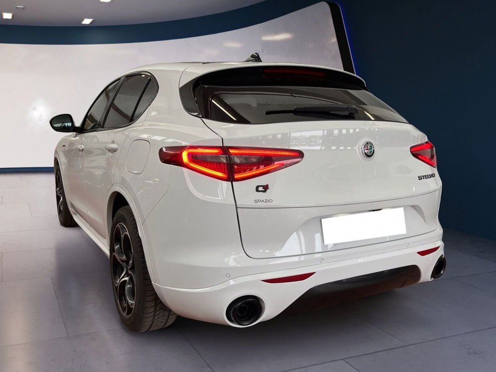 Alfa Romeo Stelvio usata a Torino (4)