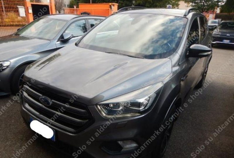 Ford Kuga 1.5 TDCI 120 CV S&amp;S 2WD ST-Line  del 2018 usata a Tricase