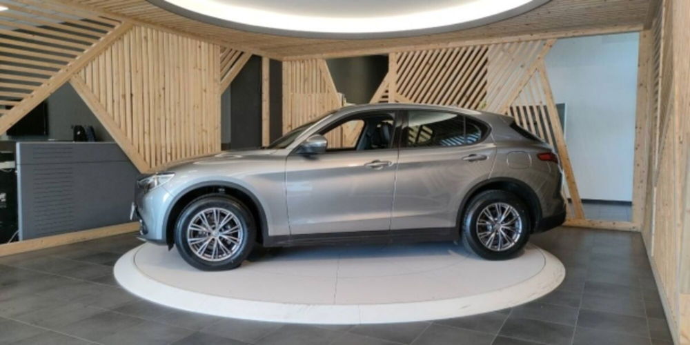 Alfa Romeo Stelvio usata a Catanzaro (11)