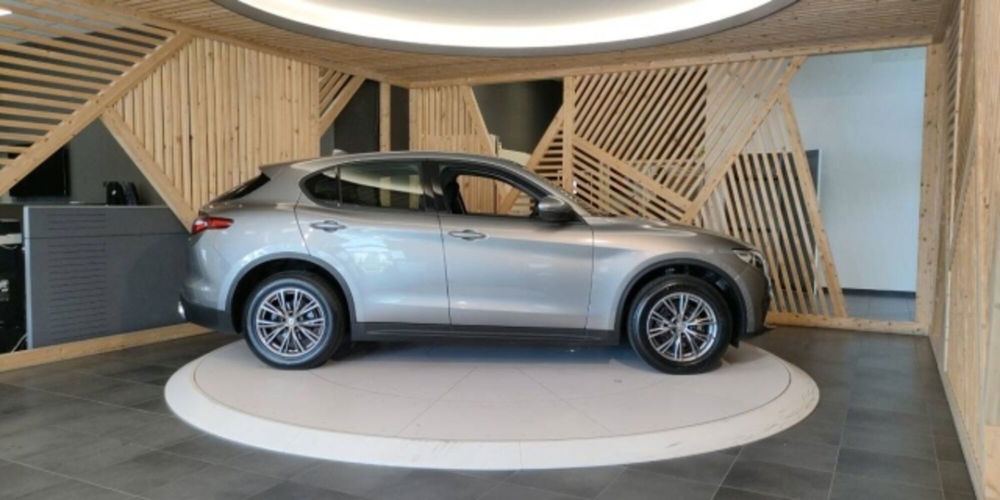 Alfa Romeo Stelvio usata a Catanzaro (5)