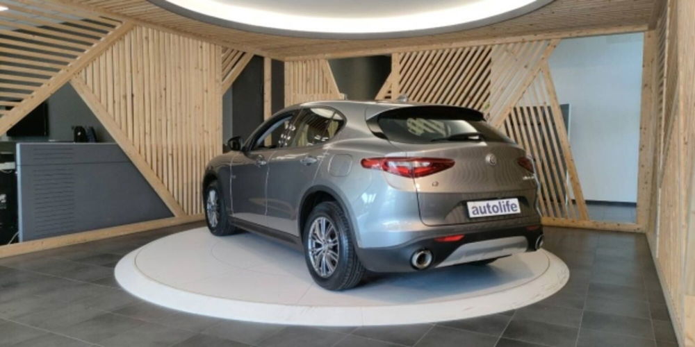 Alfa Romeo Stelvio usata a Catanzaro (9)