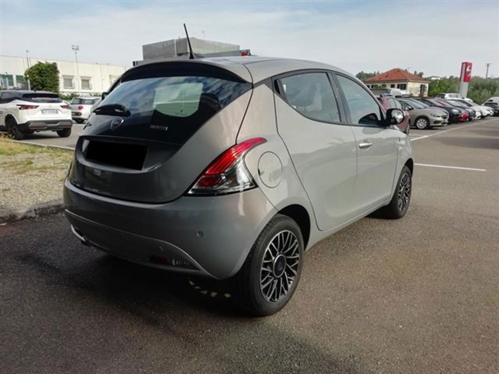 Lancia Ypsilon usata a Asti (5)