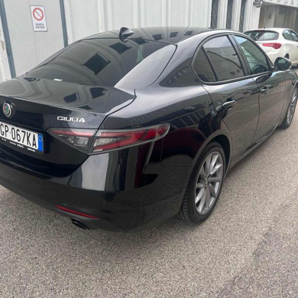 Alfa Romeo Giulia usata a Ferrara (6)