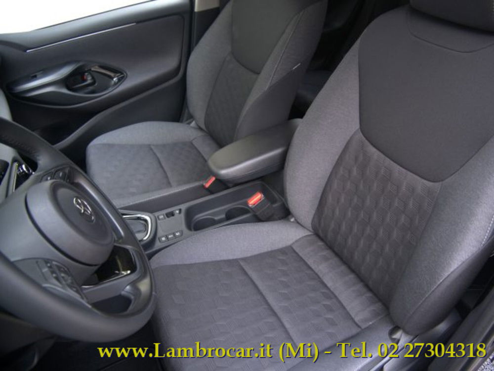 Toyota Yaris Cross nuova a Milano (11)