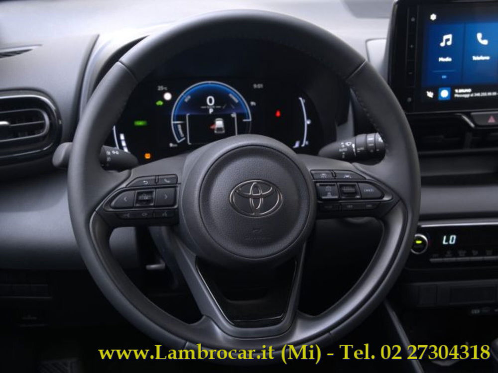 Toyota Yaris Cross nuova a Milano (14)