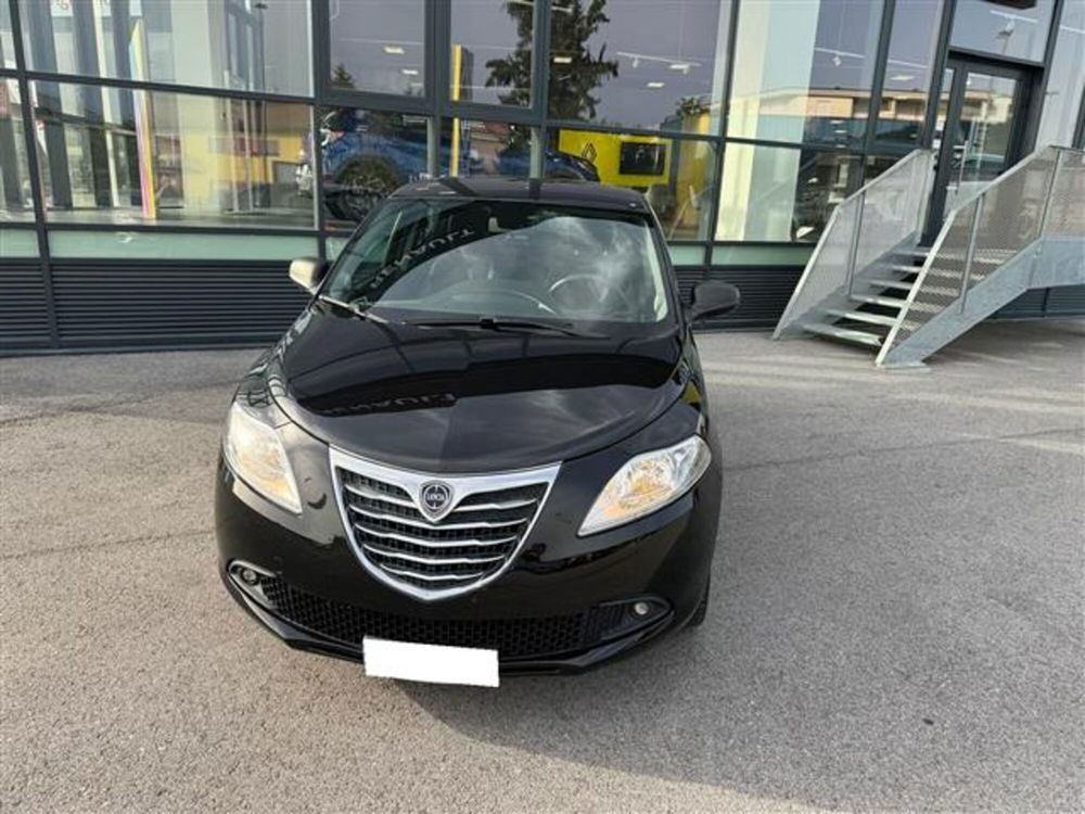 Lancia Ypsilon usata a Asti (2)