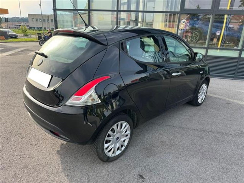 Lancia Ypsilon usata a Asti (4)