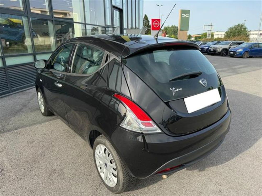 Lancia Ypsilon usata a Asti (6)