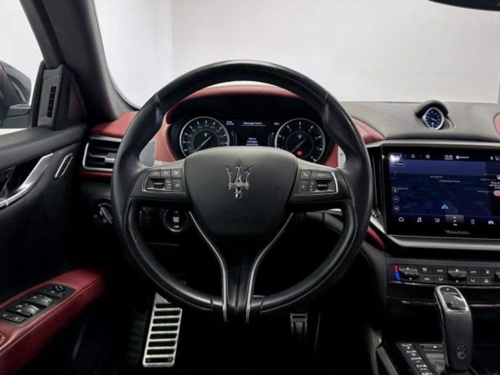 Maserati Ghibli usata a Modena (7)