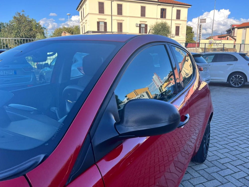 Lancia Ypsilon usata a Milano (11)