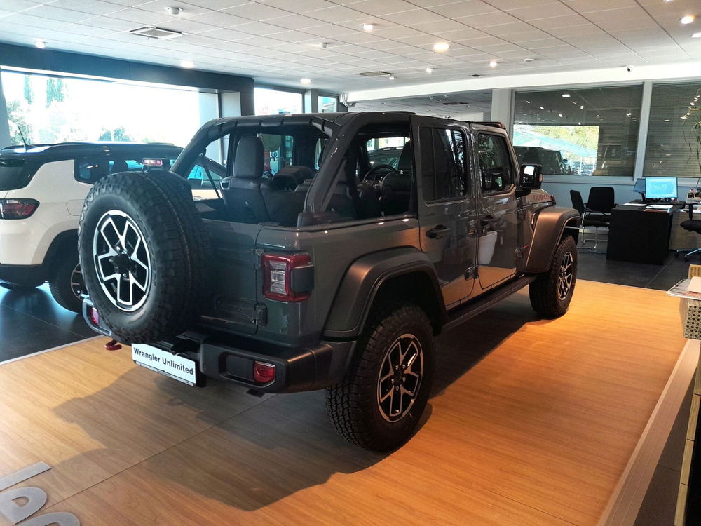 Jeep Wrangler Unlimited nuova a Ancona (4)