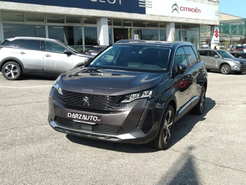 Peugeot 5008 nuova a Brescia