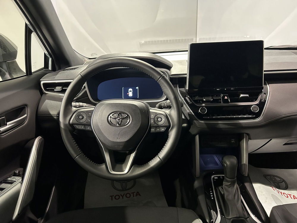 Toyota Corolla Cross Hybrid usata a Milano (10)