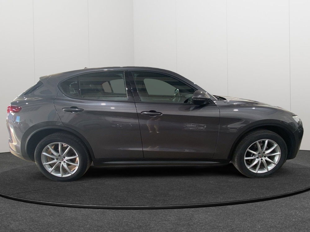 Alfa Romeo Stelvio usata a Caltanissetta (4)