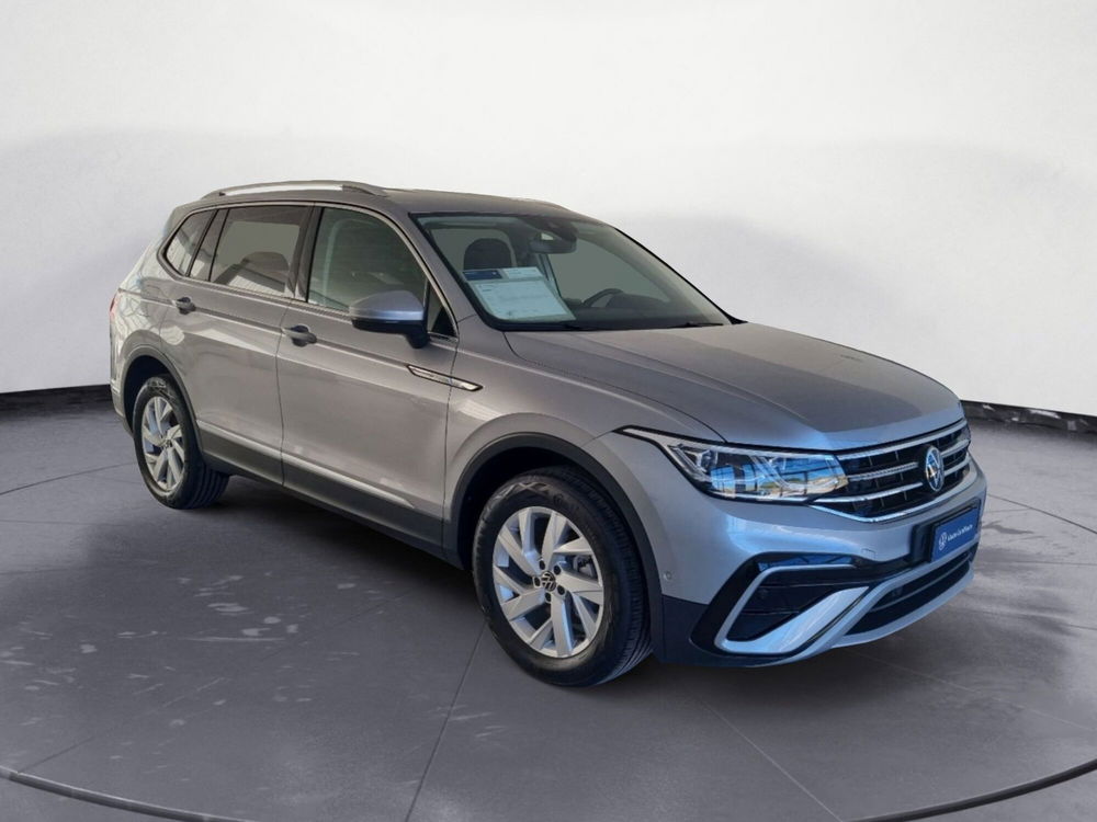 Volkswagen Tiguan nuova a Potenza (4)