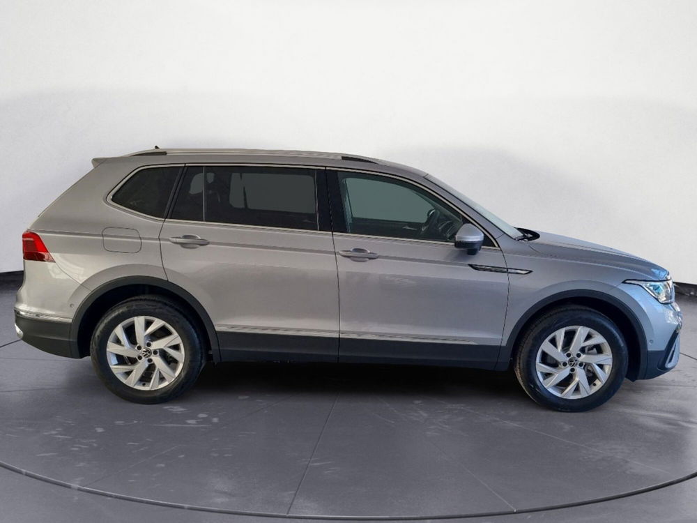 Volkswagen Tiguan nuova a Potenza (5)