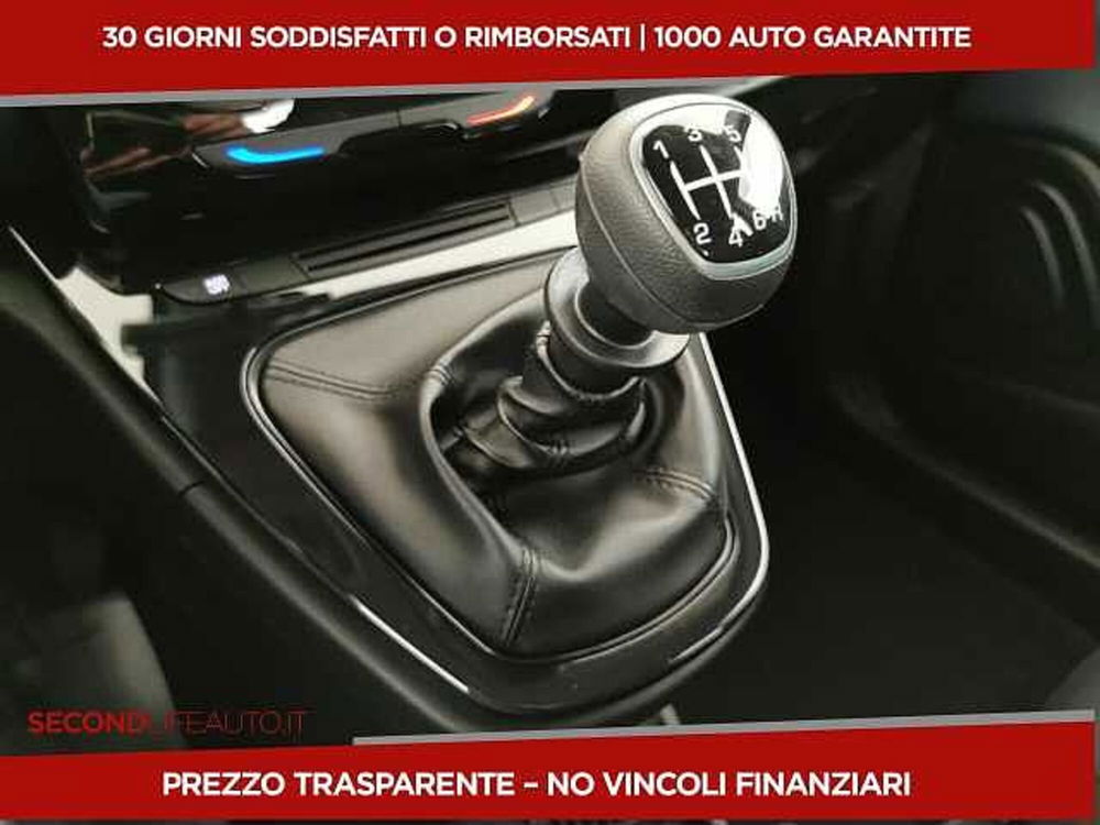 Lancia Ypsilon nuova a Chieti (12)