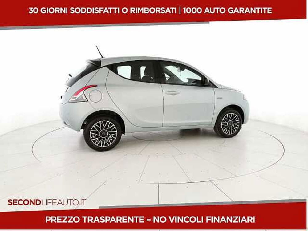 Lancia Ypsilon nuova a Chieti (4)