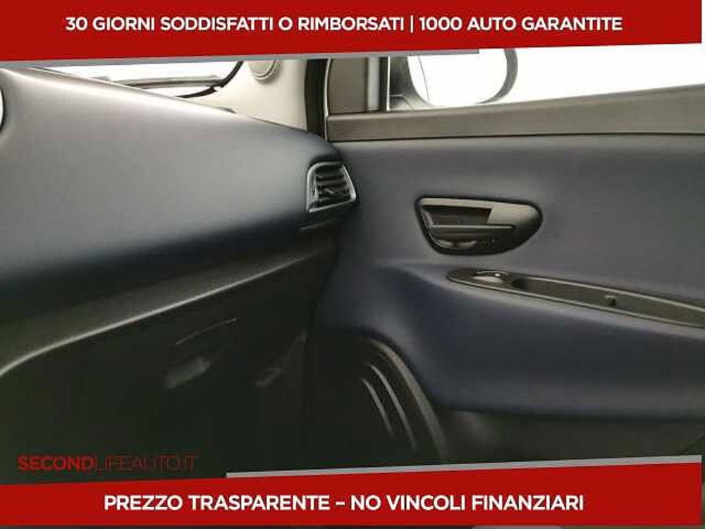 Lancia Ypsilon nuova a Chieti (15)